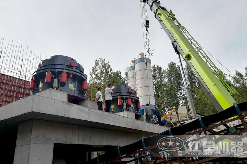 全液壓圓錐破碎機現(xiàn)場 全液壓圓錐破碎機現(xiàn)場