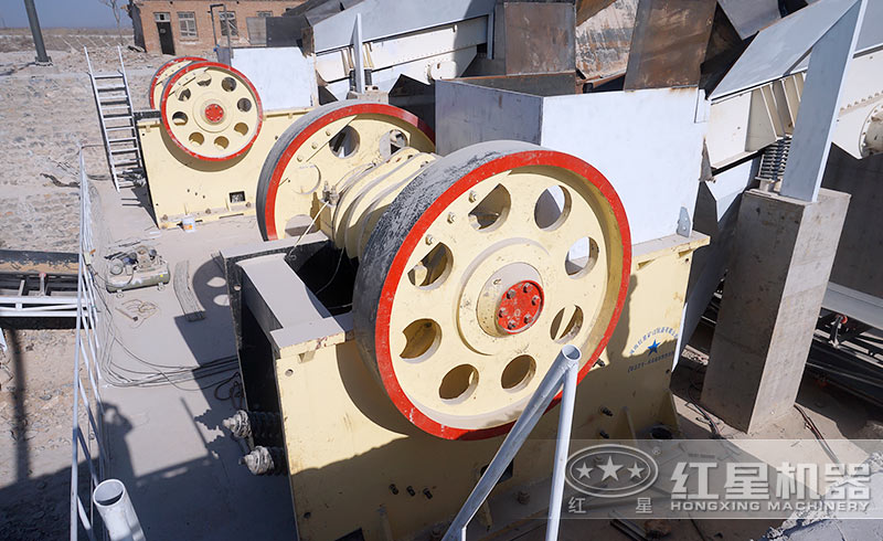 PE-1200×1500鄂式破碎機(jī) PE-1200×1500鄂式破碎機(jī)