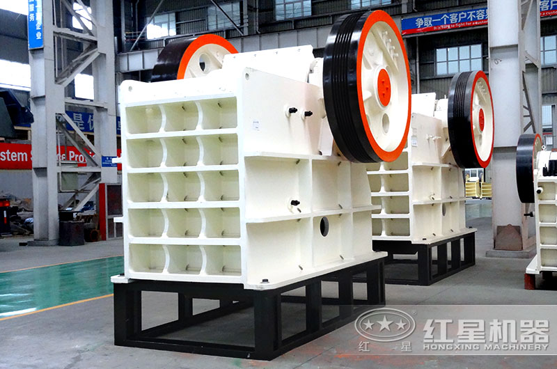 HD德版鄂破采用鍛造主軸，承載破碎力更大